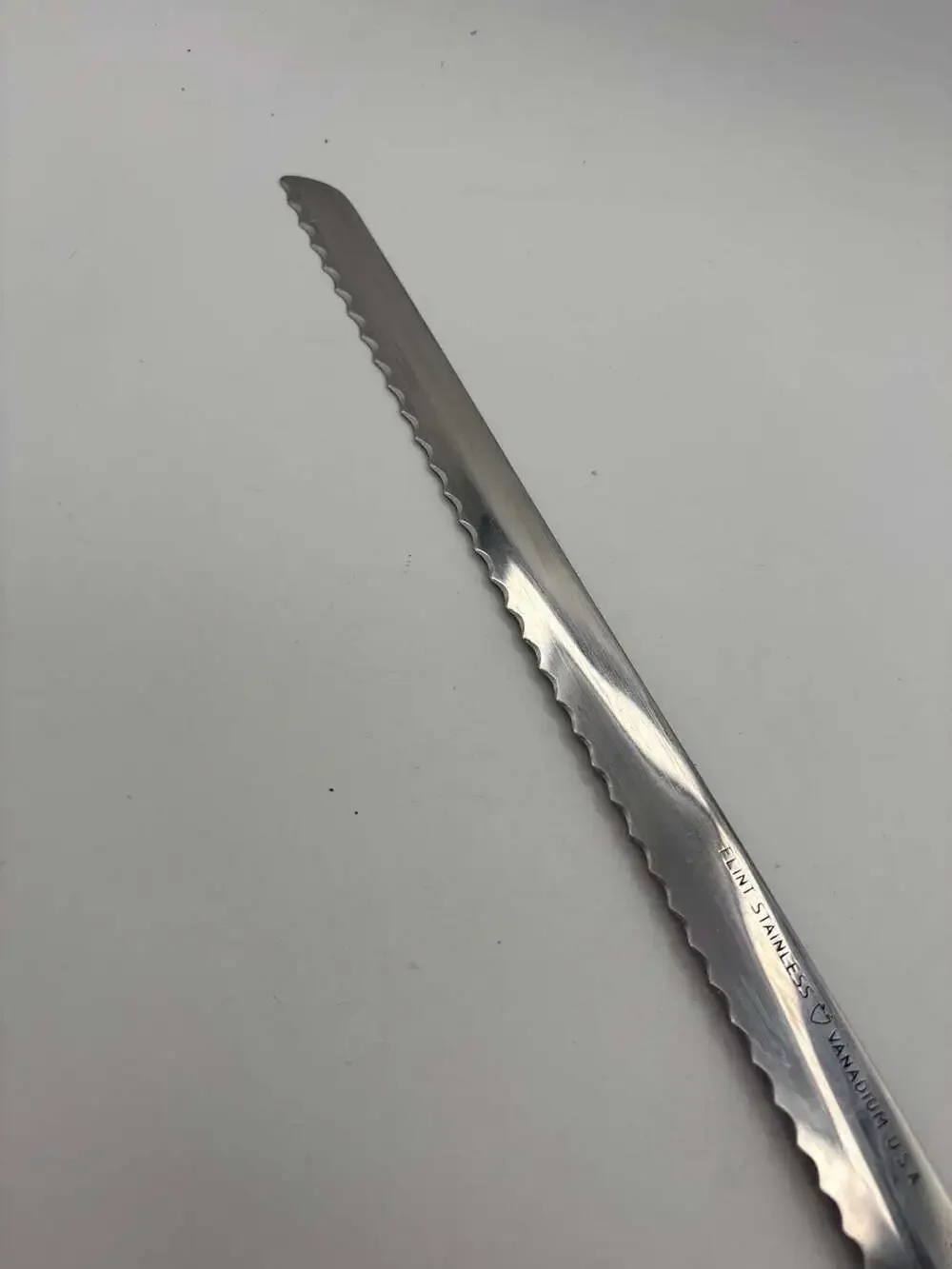Vintage EKCO Flint Stainless Vanadium Serrated Bread Knife with Wooden Handle